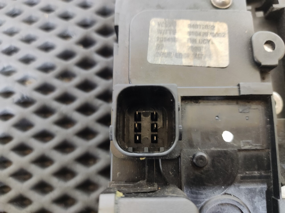 Замок двери правой