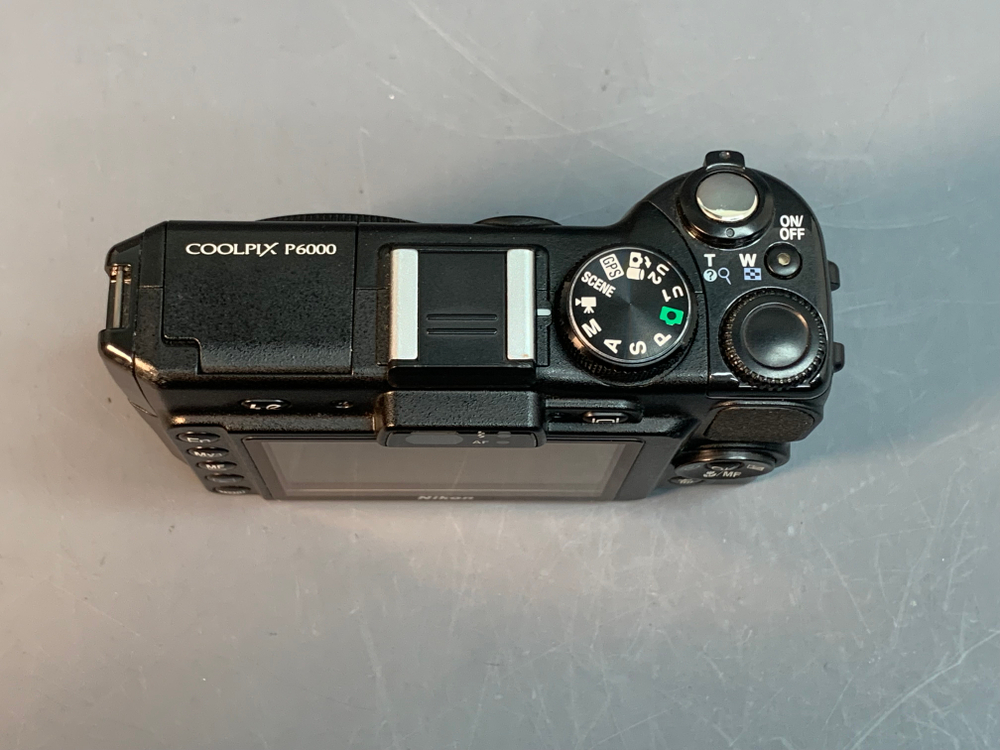Nikon Coolpix P6000