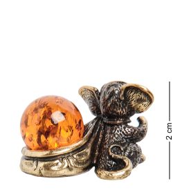Народные промыслы AM- 471 Фигурка «Мышь с мешком» (латунь, янтарь)