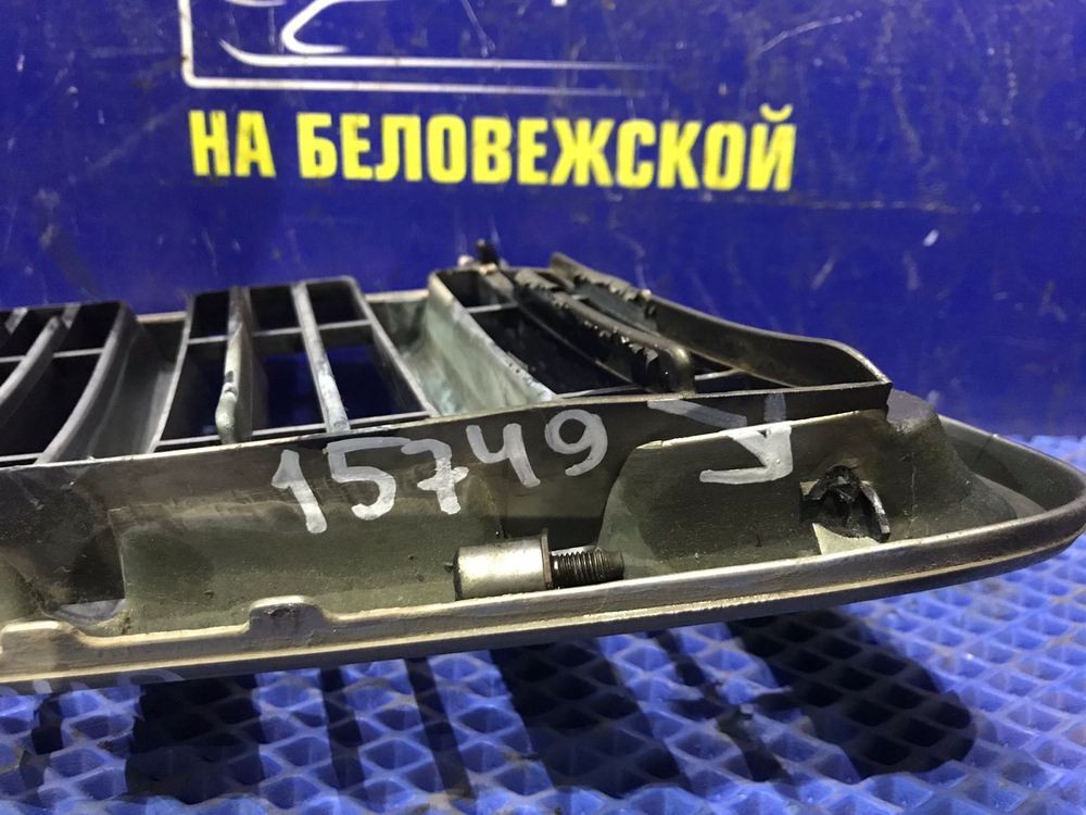 Решетка радиатора TOYOTA HARRIER 2000-2003