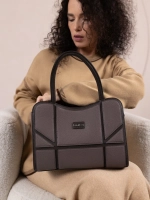 Сумка через плечо средняя классическая