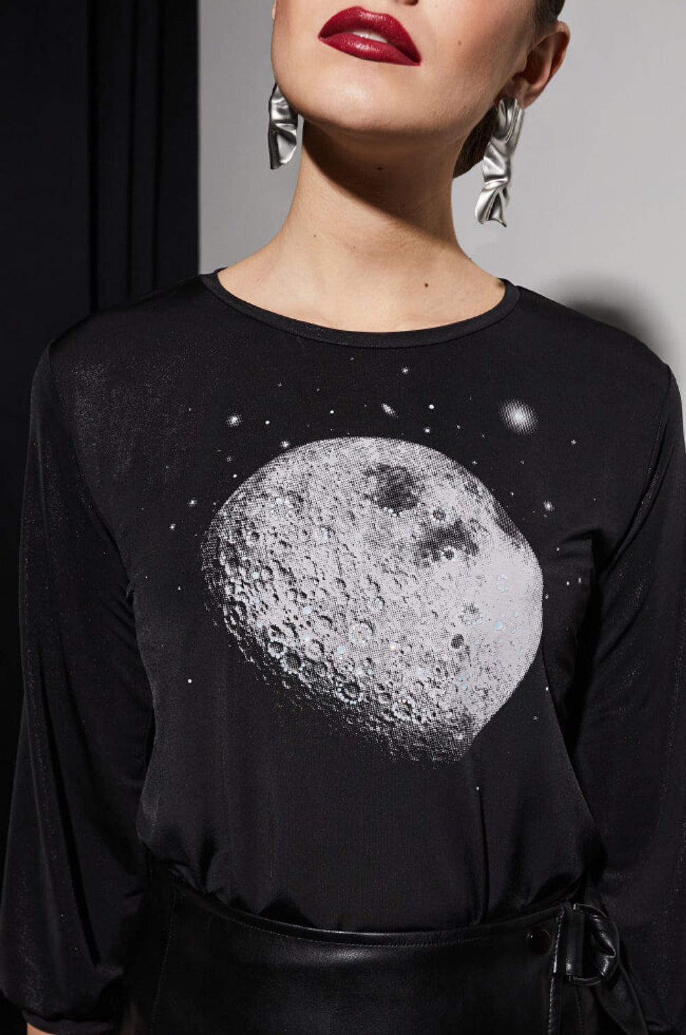 22300 Блузка женская (черный)