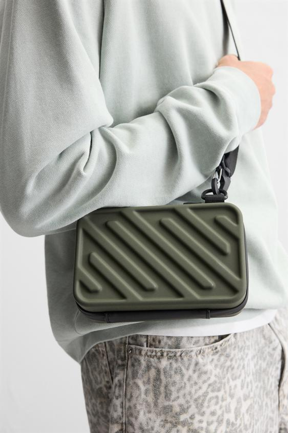 ZARA ЖЕСТКАЯ СУМКА С РЕМНЕМ ЧЕРЕЗ ПЛЕЧО, ЗЕЛЕНЫЙ ХАКИ