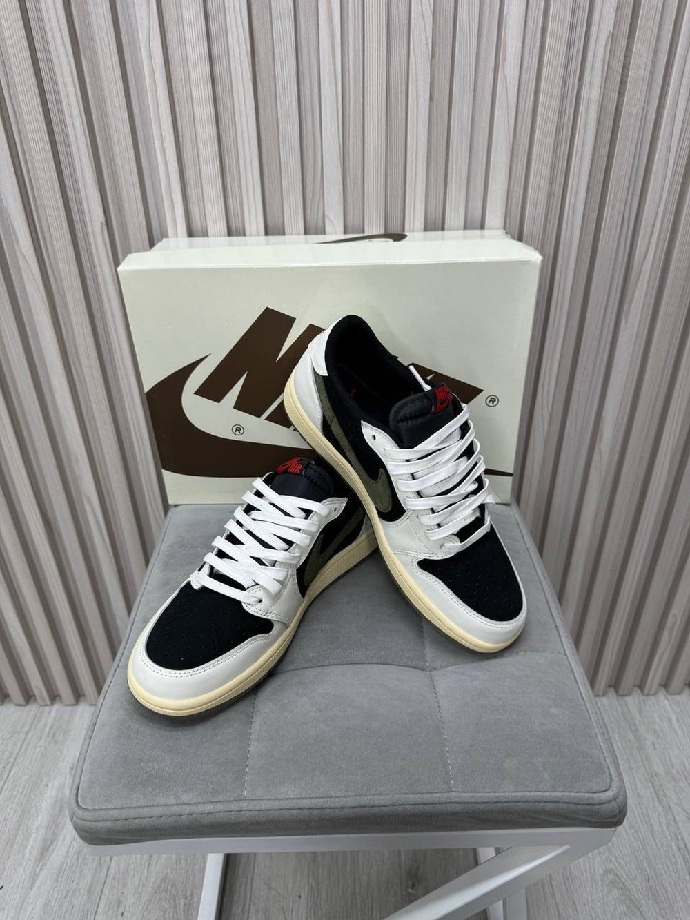 Кеды Nike Air Jordan & Travis Scott