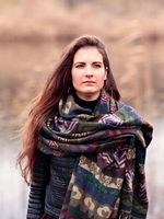 Шерстяной палантин с этно орнаментом