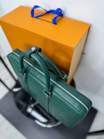 Портфель Louis Vuitton из кожи крокодила