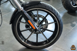 Harley-Davidson Softail Breakout MY15