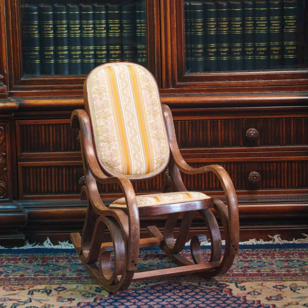 Миниатюрная (детская) кресло-качалка