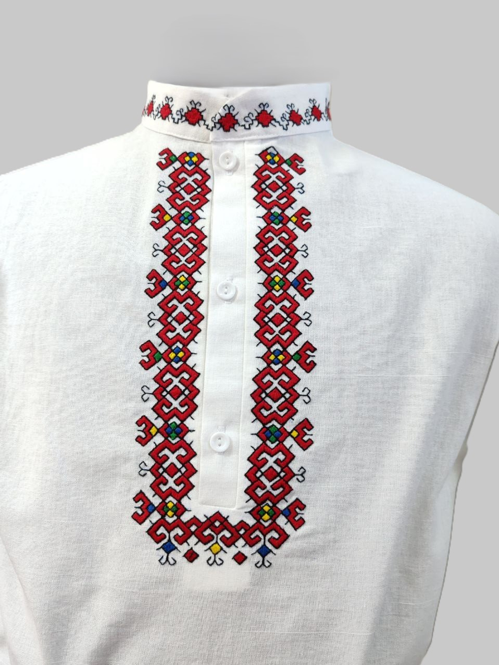 Мужская рубашка с вышивкой