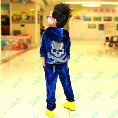 Костюм детский из штанов и худи с аппликацией черепа из страз