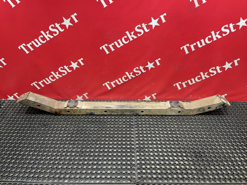 Усилитель (следы ремонта) переднего бампера