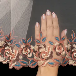 Вышивка на сетке персик/бежевый (левая) 20 см