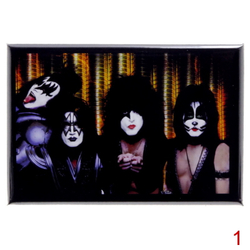 Магнит KISS
