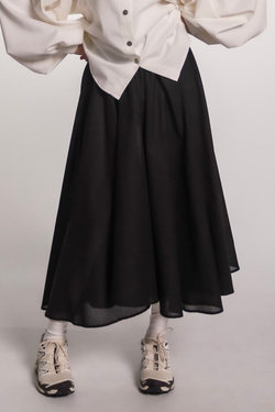 Юбка асимметричная однослойная из черного батиста