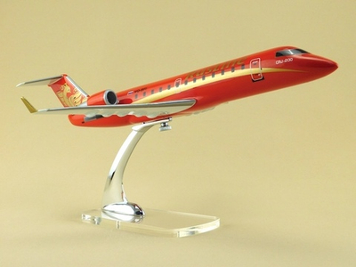 Модель самолета CRJ-200 (М1:72, РусЛайн - red)
