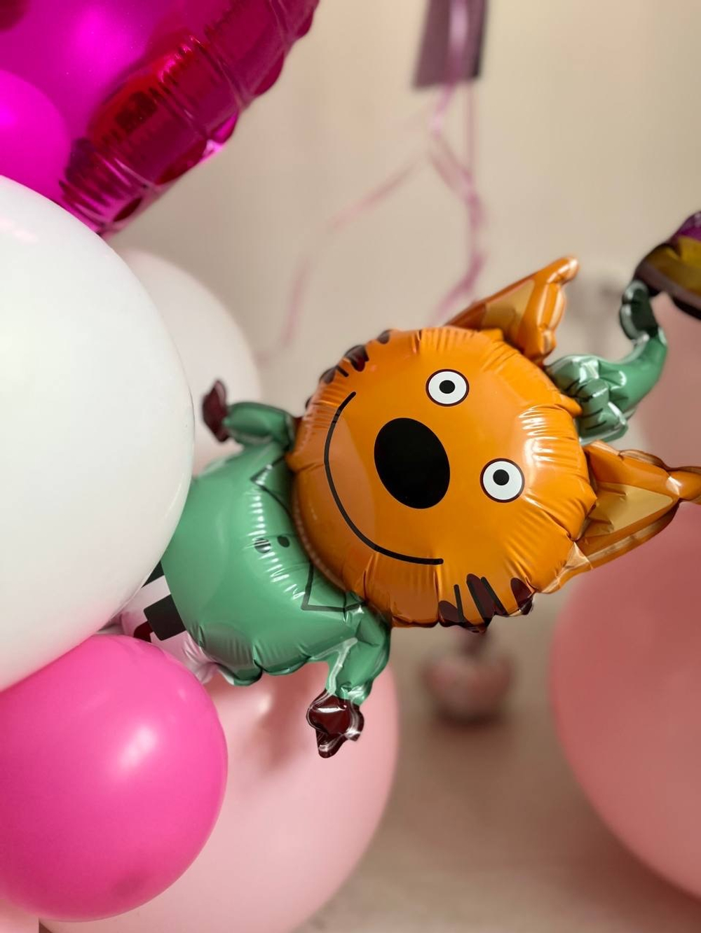 Воздушные шары Маша и медведь + минифигурки три кота №3329