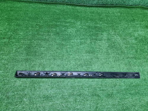 Накладка двери задняя правая BMW X7 G07 (19-нв)