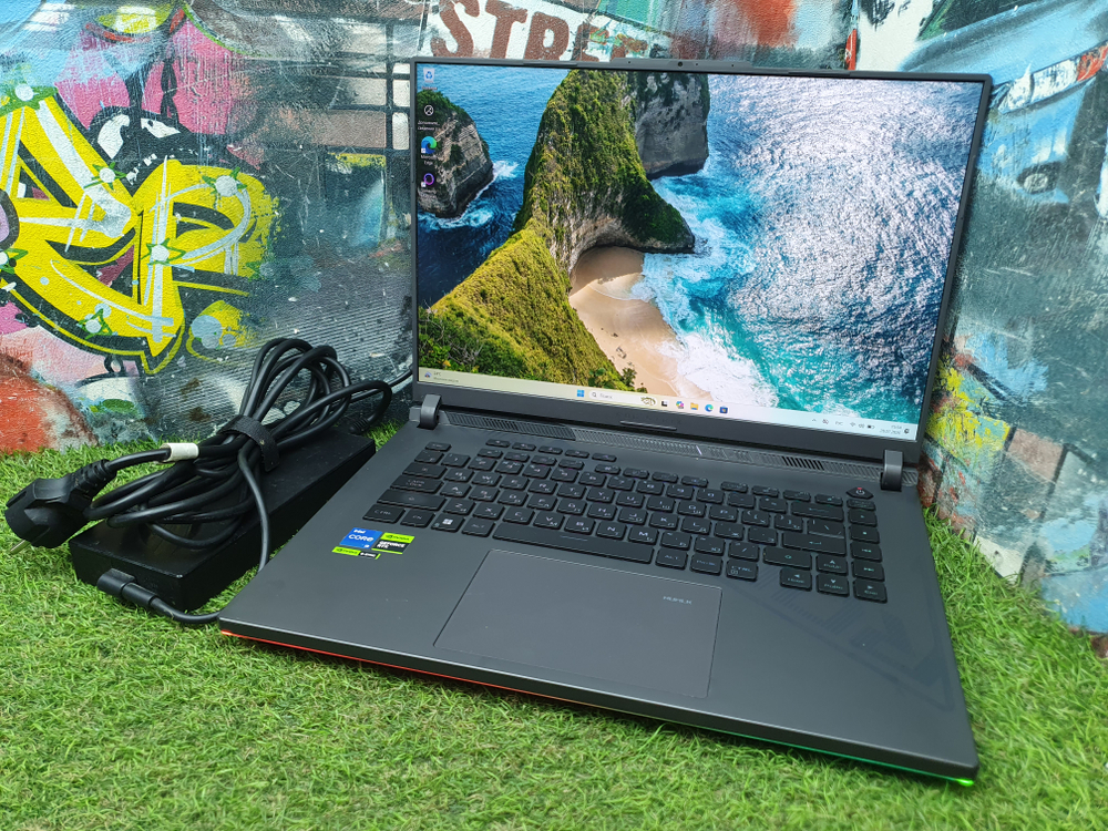 Игровой ASUS i5-13/16Gb/RTX 4070 8Gb/FHD/165Hz/ROG Strix G16 G614J