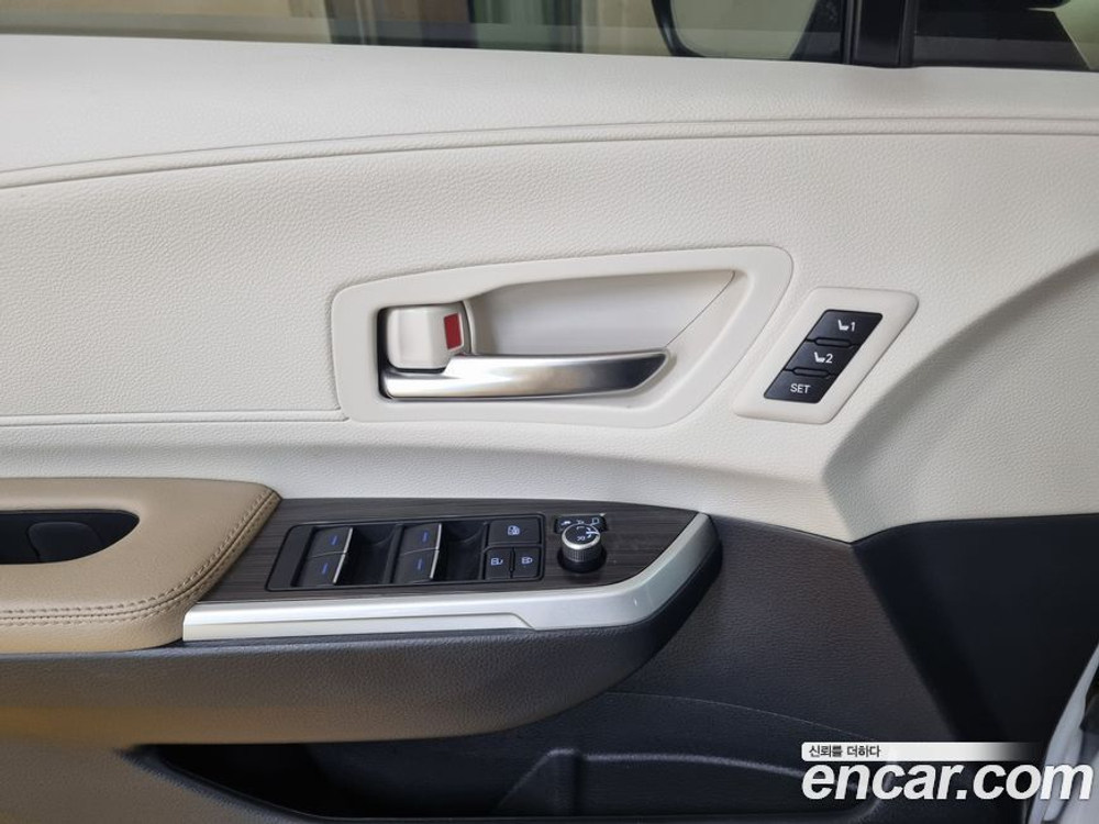 Toyota Sienna 4 Generation 2.5 Hybrid AWD (03.2023)