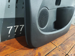 Обшивка двери передней правой Renault Clio 3 05-14 Б/У Оригинал 8200293530