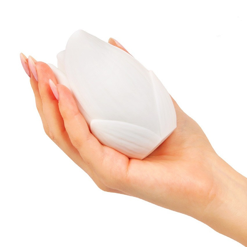 Мастурбатор Lotus белый 10 см