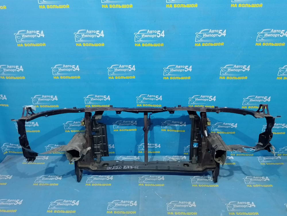 Рамка радиатора / телевизор TOYOTA WISH 2009-2017