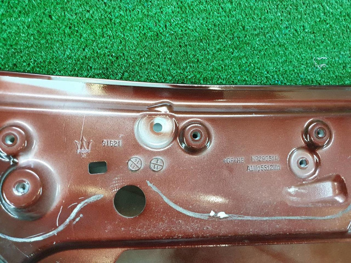 Дверь задняя левая Maserati Levante (2016-2024)