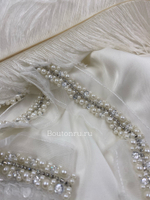 Тесьма на белой сетке с жемчугом и стразами