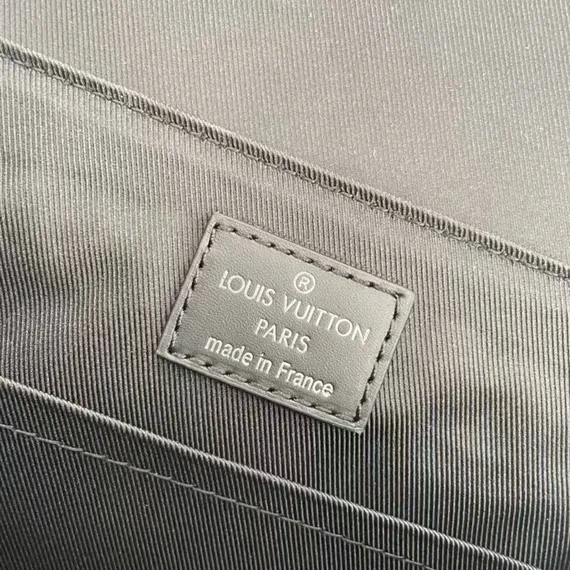 Сумка Louis Vuitton District PM, серый