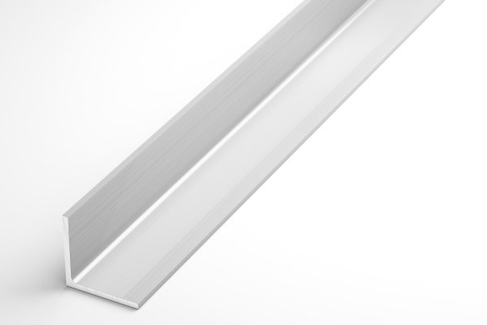 Профиль уголок Лука 20*20*1,5 Уп 06.2000.500 без окраса