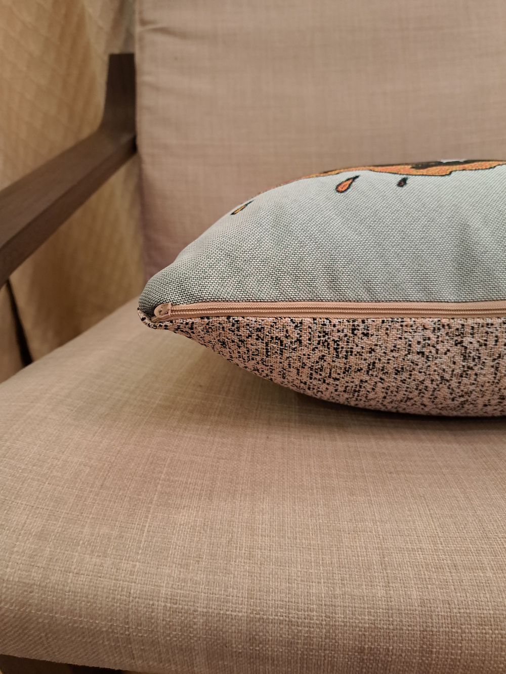 Декоративный гобеленовый чехол для интерьерной подушки Озорник 38*38