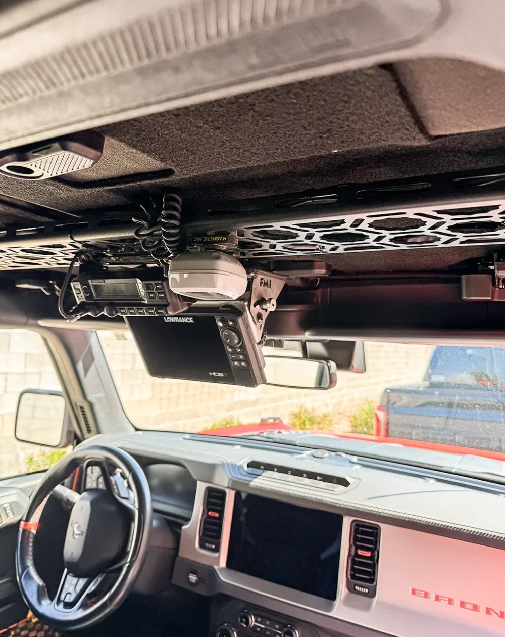 Откидное крепление для GPS-навигатора Lowrance HDS7-LIVE для Bronco и Bronco Raptor