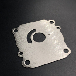 Пластина помпы охлаждения Suzuki DT90-100, DF60-140 (17471-87E10;17471-87E01) (Suzuki)