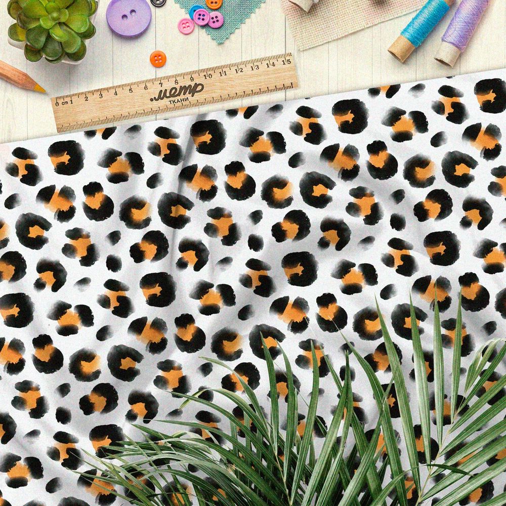 Ткань мембрана яркий леопард на белом фоне