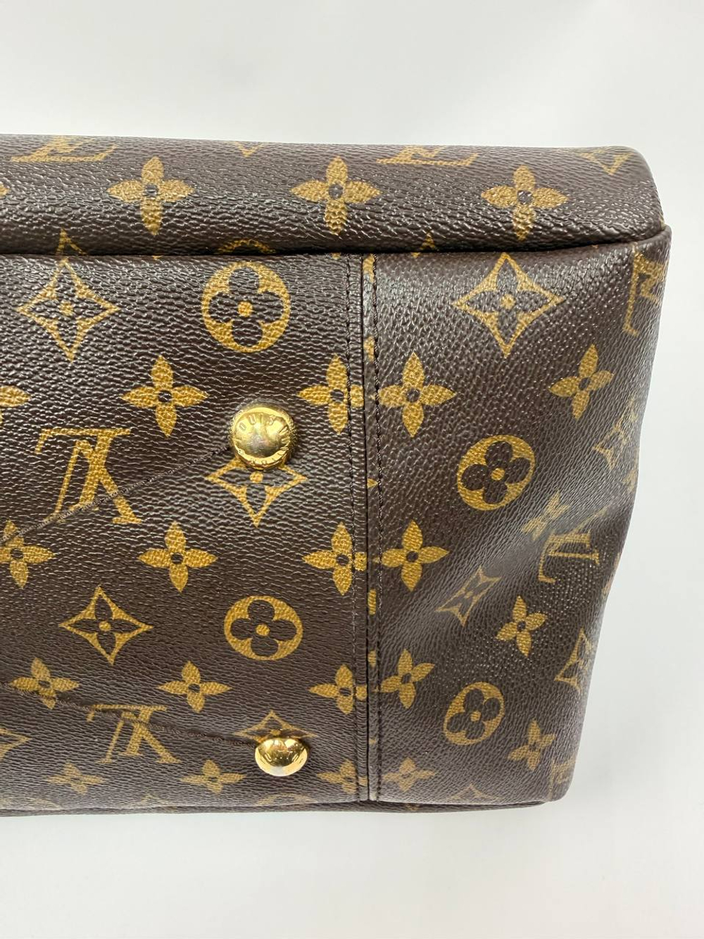 Сумка Louis Vuitton Artsy MM