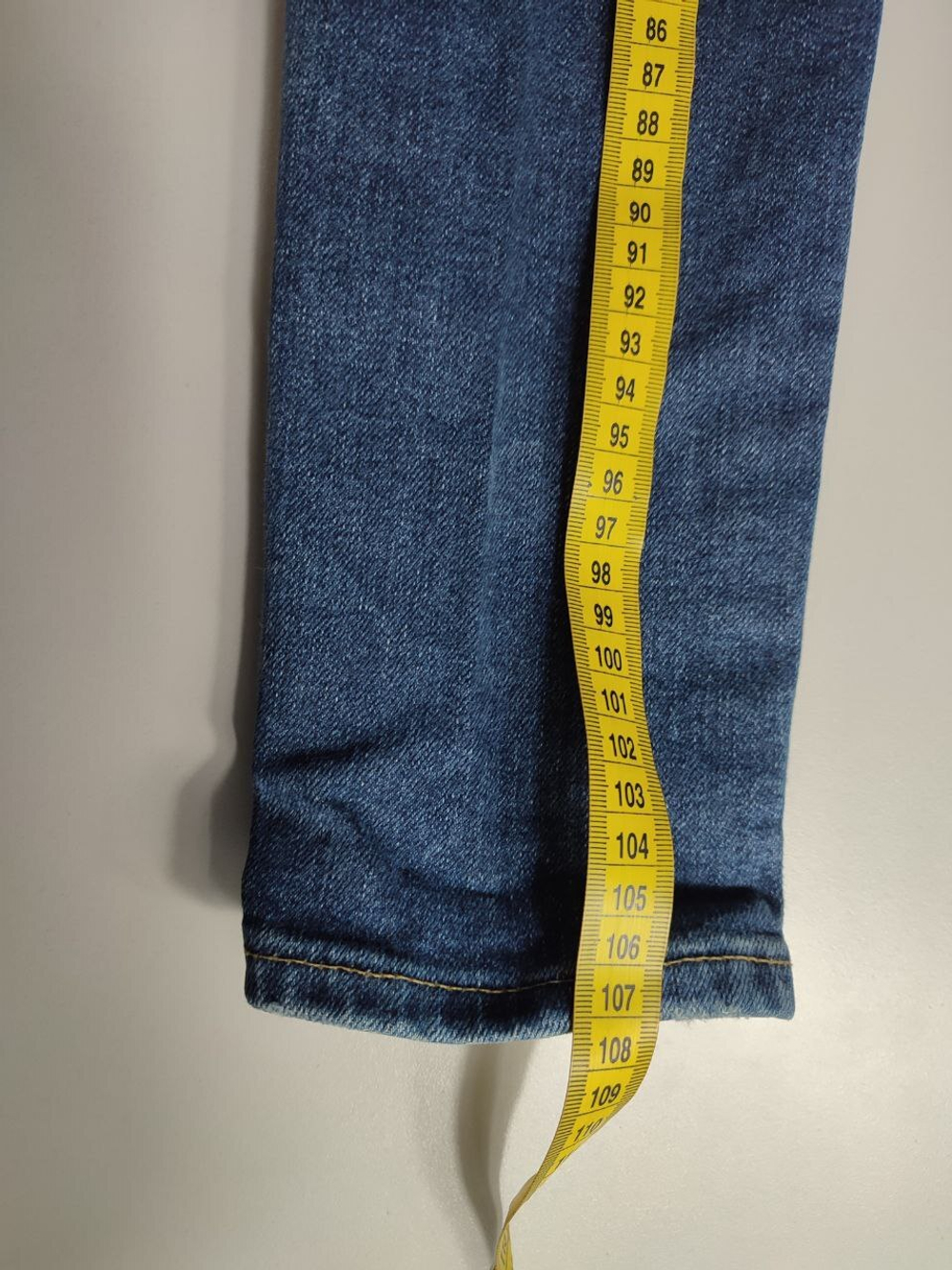 Джинсы Levis классические, маркировка 25, визуально на 40 размер