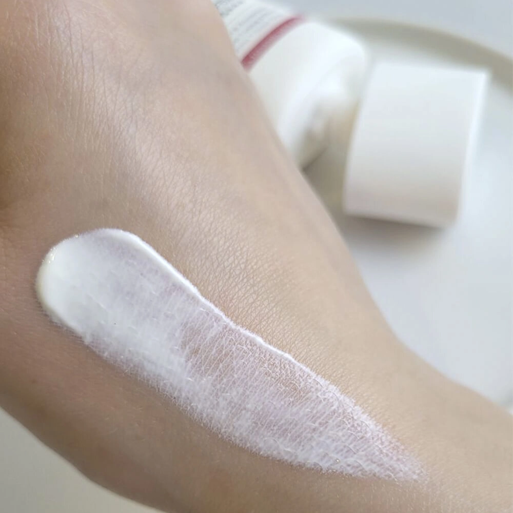Солнцезащитный крем Medi-Peel Bio-Intense Glutathione Mela Toning Sun Cream SPF 50+ PA++++ 50 мл