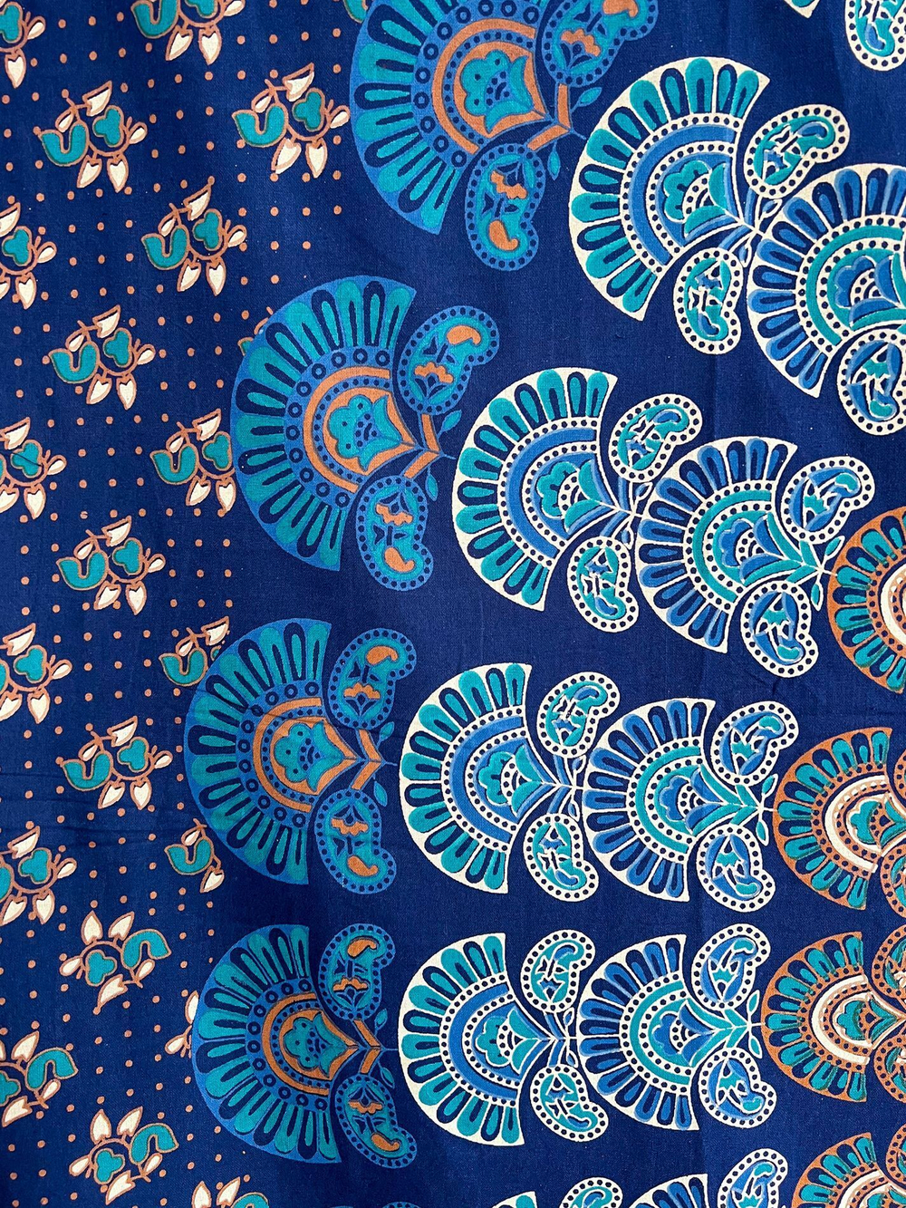 Этническое полотно с мандалой