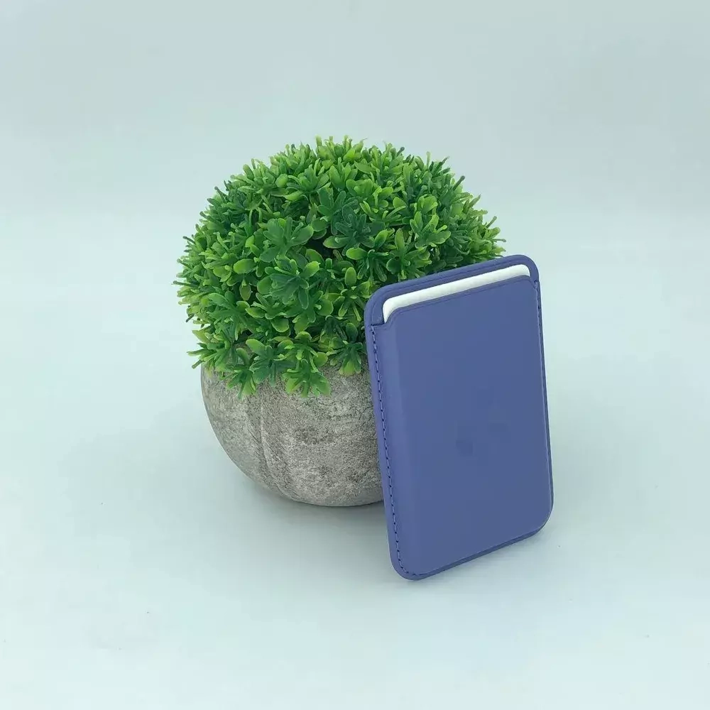 iPhone Leather Wallet MagSafe с лого