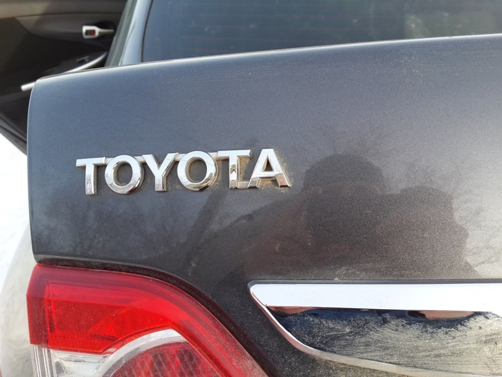 Надпись Toyota / Шильдик Тойота матово-черный