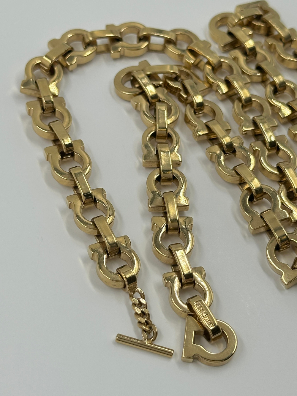 Цепь Ferragamo