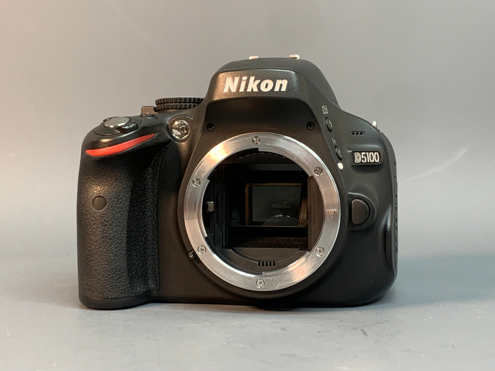 Nikon D5100 Kit 18-55mm 3.5-5.6G VR 331 кадров