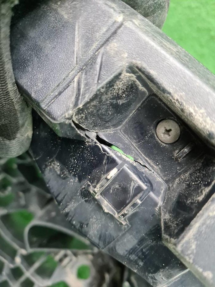 Решетка радиатора Infiniti QX80 (2017-2020)