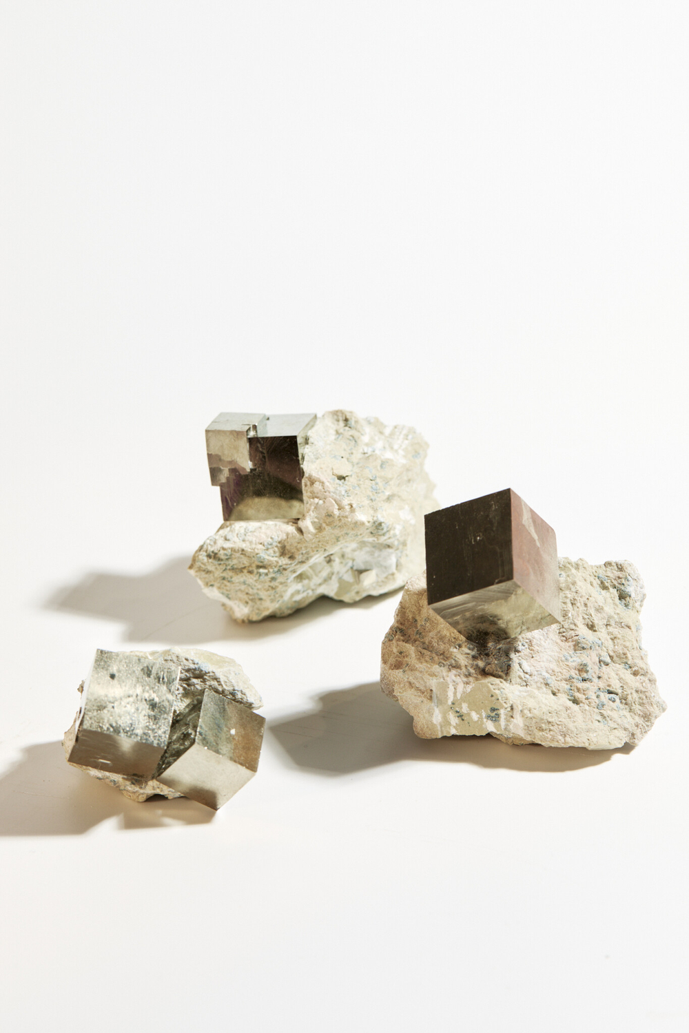 Пирит на породе L