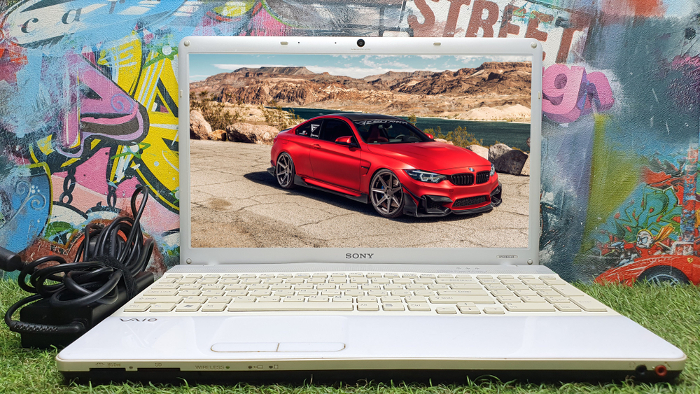 Ноутбук sony i3/4 Gb/ HD 5000 1 Gb