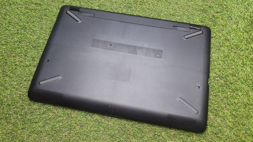 Ноутбук HP Celeron/4Gb/15-ra002ur 8ul25ea/Windows 10