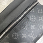 Сумка-мессенджер Louis Vuitton