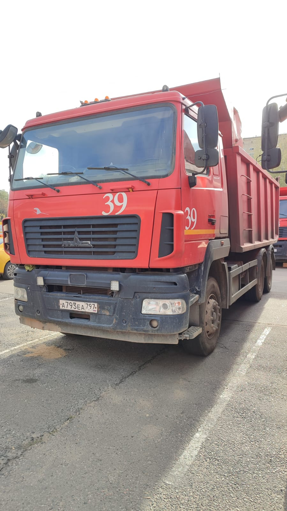МАЗ 6501* 6x4 Самосвал 650128-8520-000 (Дизельный, 11,6 л, 423 л.с., МТ)