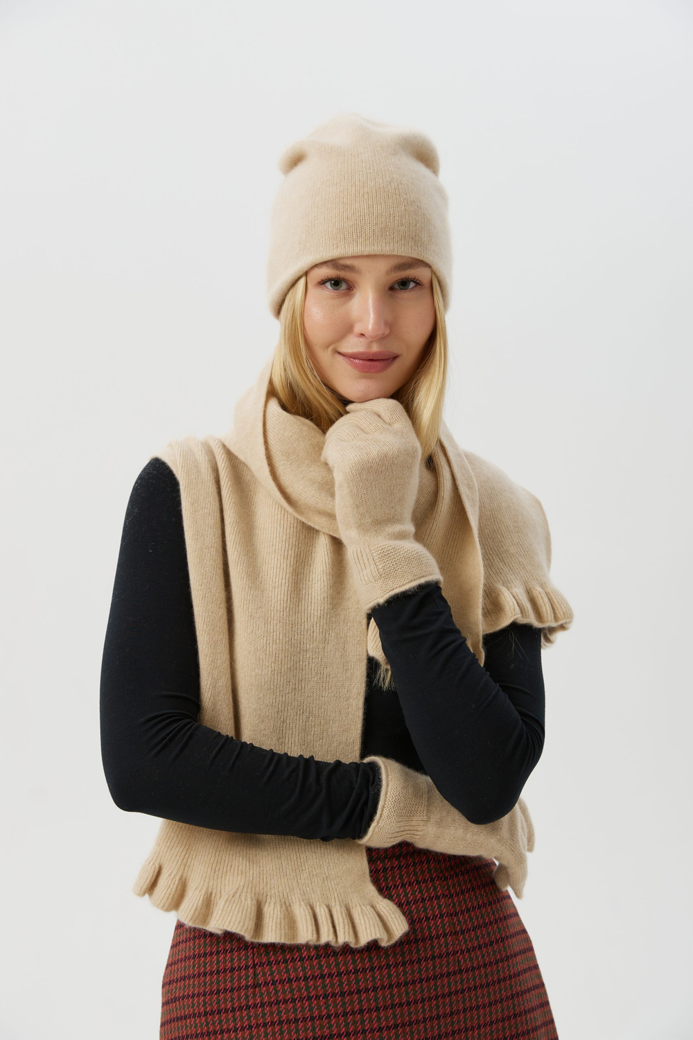 Шапка из кашемира BONEZ