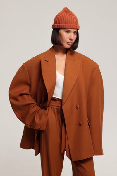 Жакет с защипами на спине